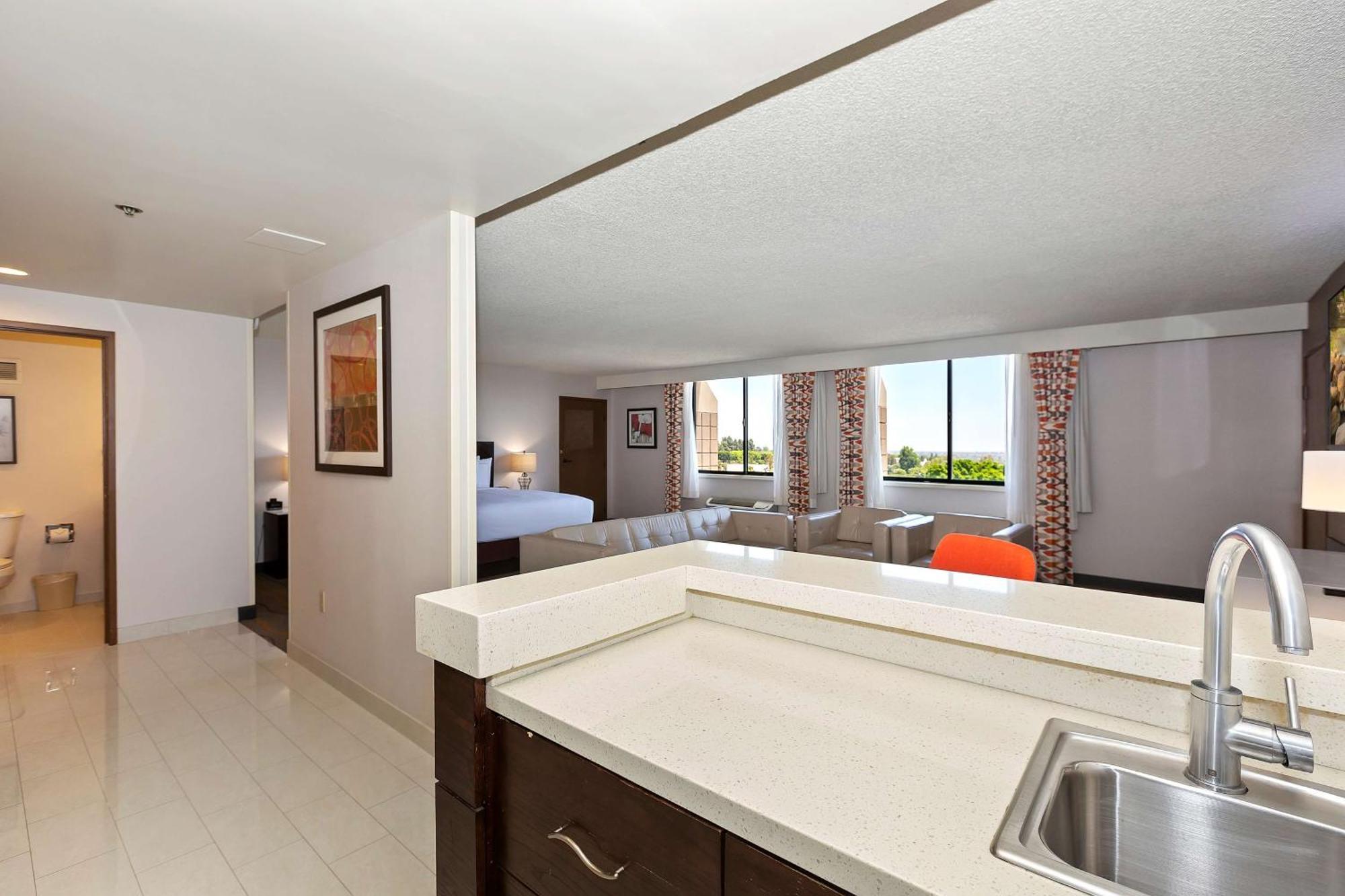 Doubletree By Hilton Whittier Hotel Kültér fotó