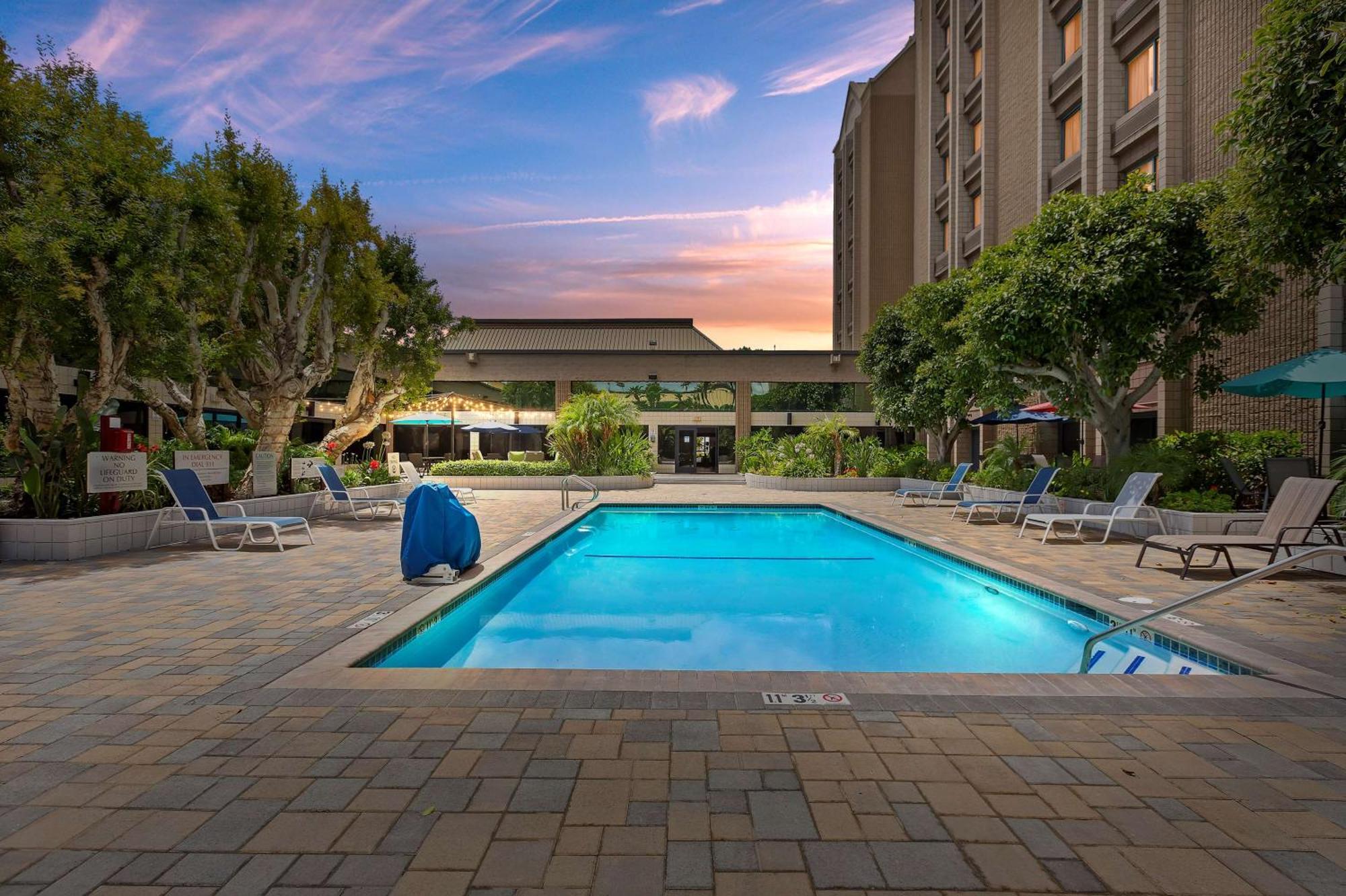 Doubletree By Hilton Whittier Hotel Kültér fotó